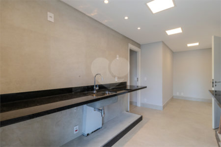 Apartamento para venda em Moema com 3 quartos, sendo 3 suítes, 2 vagas, 149 m²