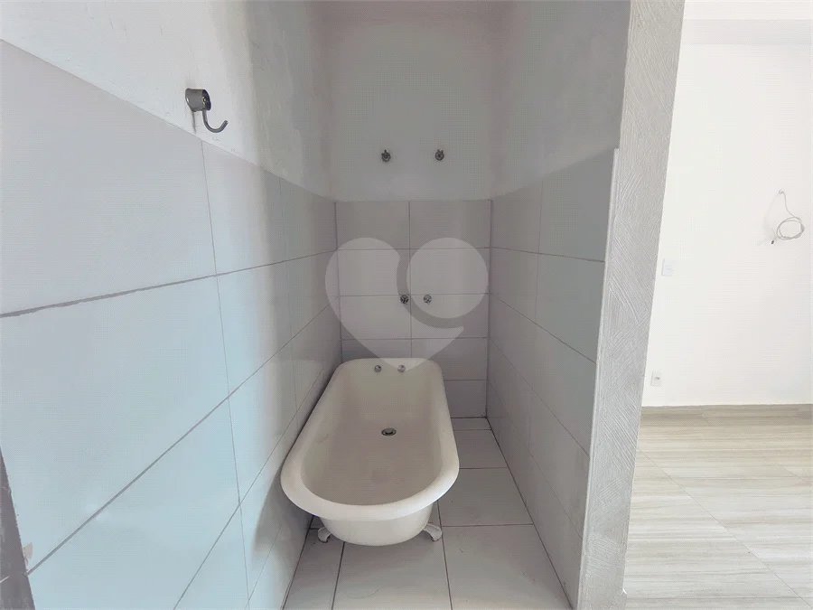 Casa com Suíte Master, Closet, Piscina e Espaço Gourmet Próxima ao Parque Ecológico- 03 quartos -com quintal