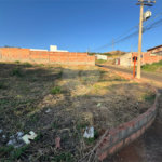 Terreno de 277m2 á venda em São Carlos.