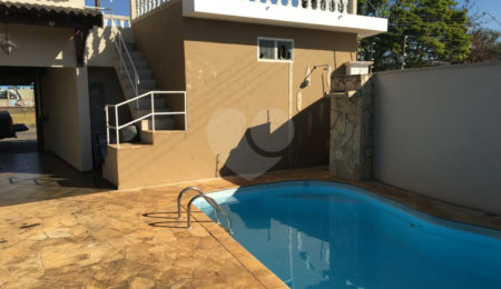 Casa à venda com 3 quartos, sendo 1 suíte,  no Centro, Itirapina, SP
