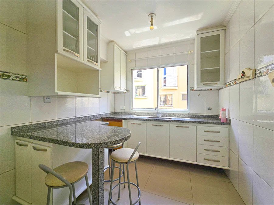 Casa em condomínio no Tucuruvi, 3 dormitórios, 1 suíte, 3 banheiros, 2 vagas e lazer com churrasqueira no condomínio