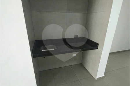 SALÃO COMERCIAL DE 100M² - RECEM REFORMADO