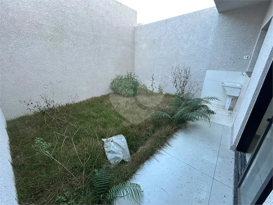 Casa à venda com 3 quartos, sendo 1 suíte, no condomínio Marselha VI, São Roque - SP