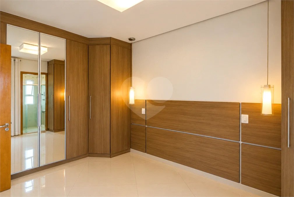 Apartamento de 84m² na Vila Lusitânia, em São Bernardo do Campo, com 3 dormitórios, suíte com varanda, 2 vagas cobertas, depósito privativo e lazer completo.