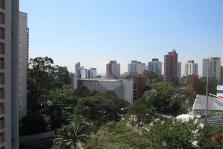 Muito próximo ao Graded School