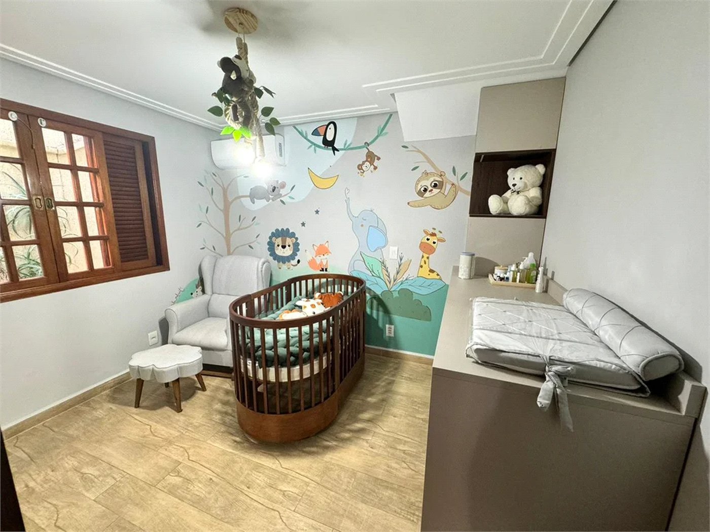 Casa à venda com 3 quartos, sendo 1 suíte, no condomínio Residencial Jardim das Flores 1510, Cotia - SP
