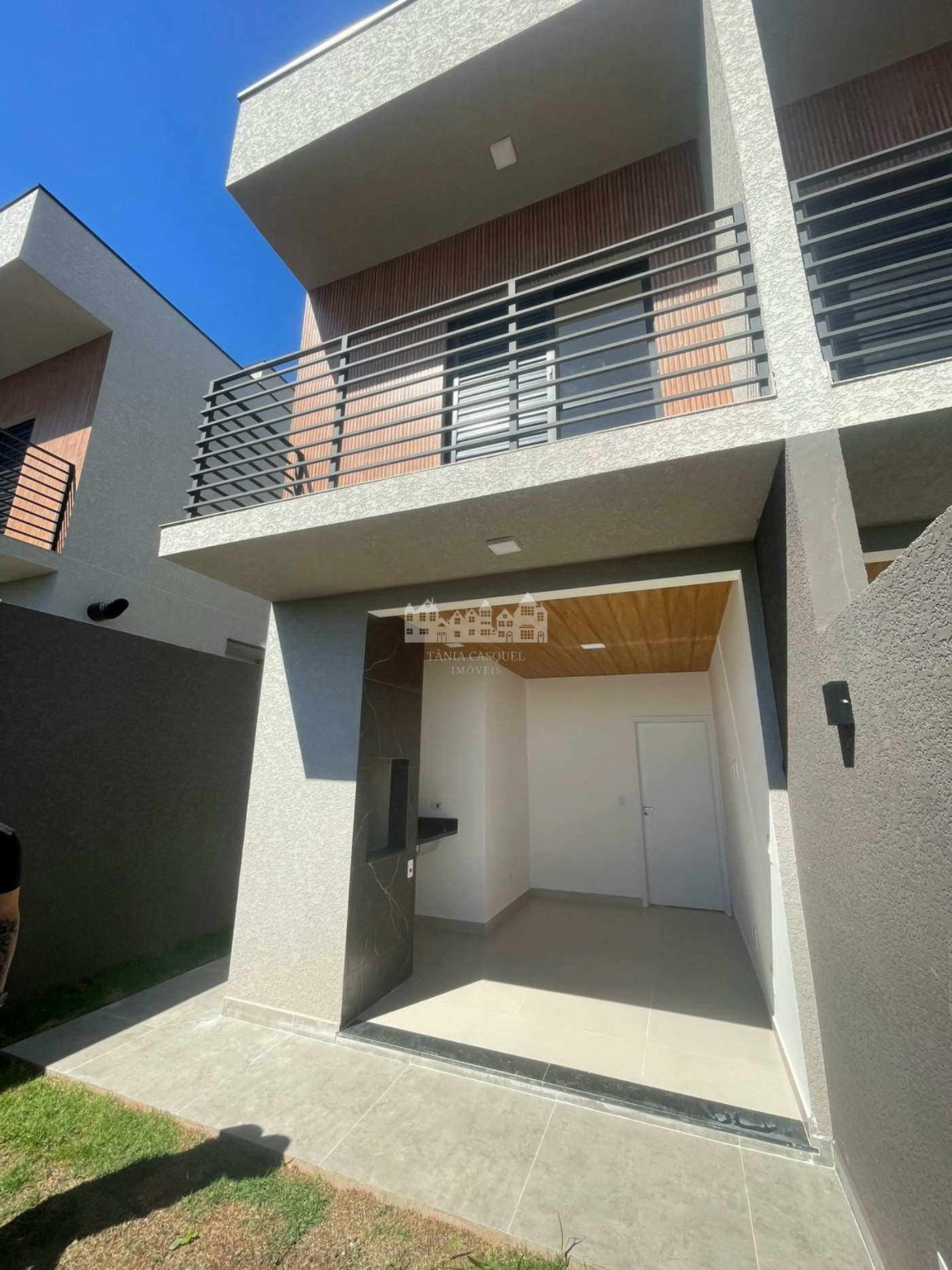 Casa à venda com 3 quartos, sendo 1 suíte, em Vila Petrópolis, Atibaia, SP