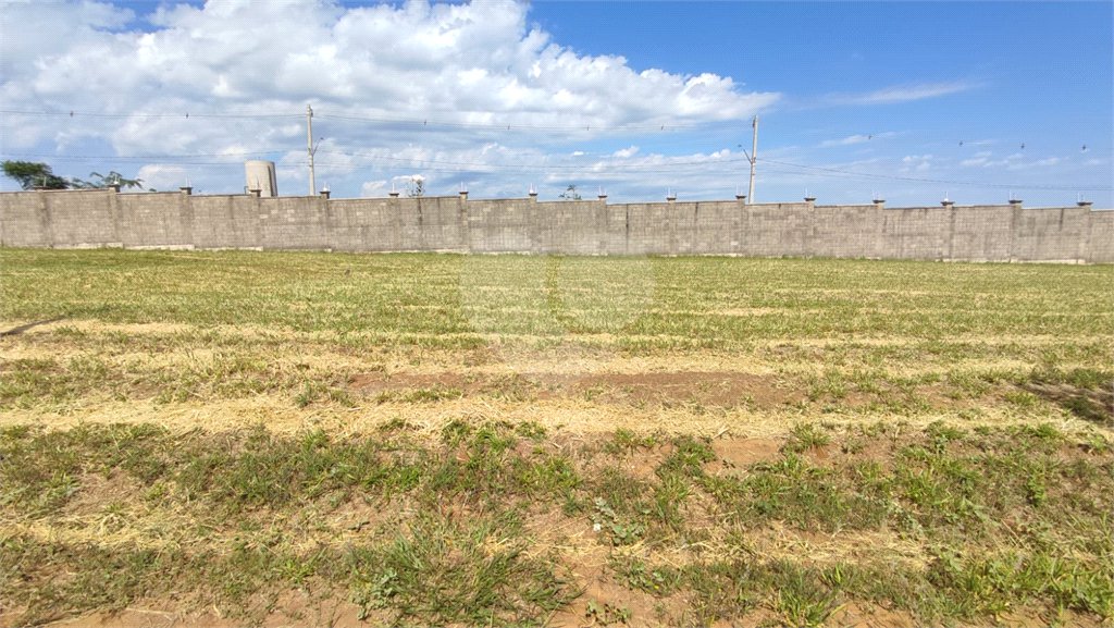 Lote à Venda em São Carlos, no Condomínio Villeneuve I