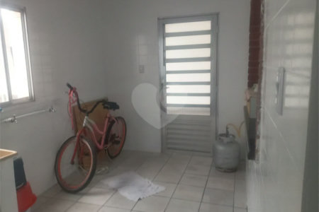 Casa com 180m², 3 quartos (1 suíte) e 5 vagas de garagem, à venda em São Mateus