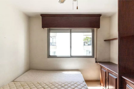 Este elegante apartamento em Higienópolis oferece 224m² de área muito bem distribuída, perfeito para quem valoriza conforto