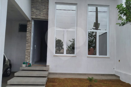 Casa em condominio em reta final de obras