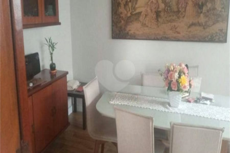 Sobrado à Venda com 150m², 3 Dormitórios, Suíte e Quintal