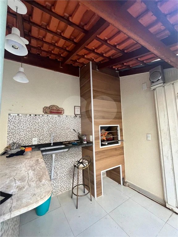 Casa ampla no bairro Terra Rica com 3 pavimentos e excelente estrutura.