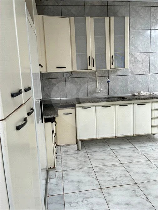 Casa Ampla e Versátil na Vila Marcelino — Excelente Espaço e Pronta para Ocupação Imediata!