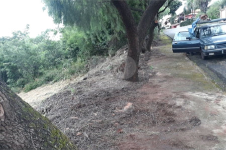 Terreno com 453,50 m² de área total.