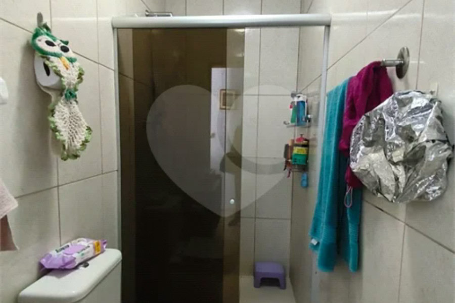 Casa térrea com excelente localização, próxima à Avenida Engenheiro Caetano Álvares.