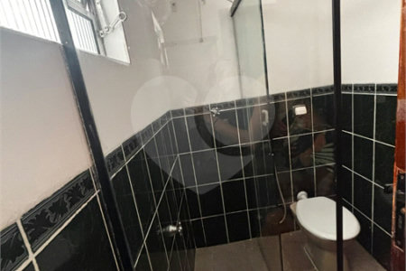 Casa com 70m², 3 dormitórios, sendo 1 suíte, 4 vagas, à venda no bairro do Ipiranga.