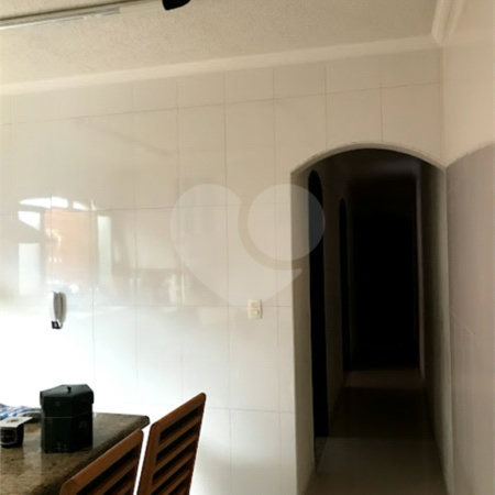 Sobrado com 234m², 3 dormitórios, sendo 1 suíte, 2 vagas, à venda na Vila Ema.