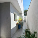 Sobrado novo, com 250m², 3 quartos, sendo 1 suíte, 2 garagens, à venda na Vila Prudente