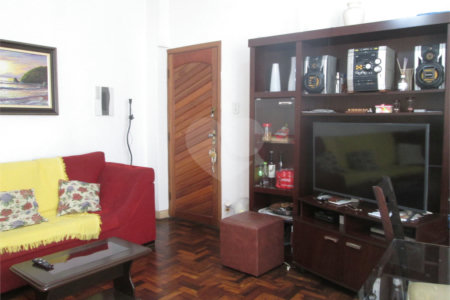 Apartamento com área útil de 72 m², 2 quartos no Bairro do Cambuci.