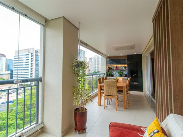 Apartamento à venda com 3 suítes em Chácara Santo Antônio, São Paulo, SP