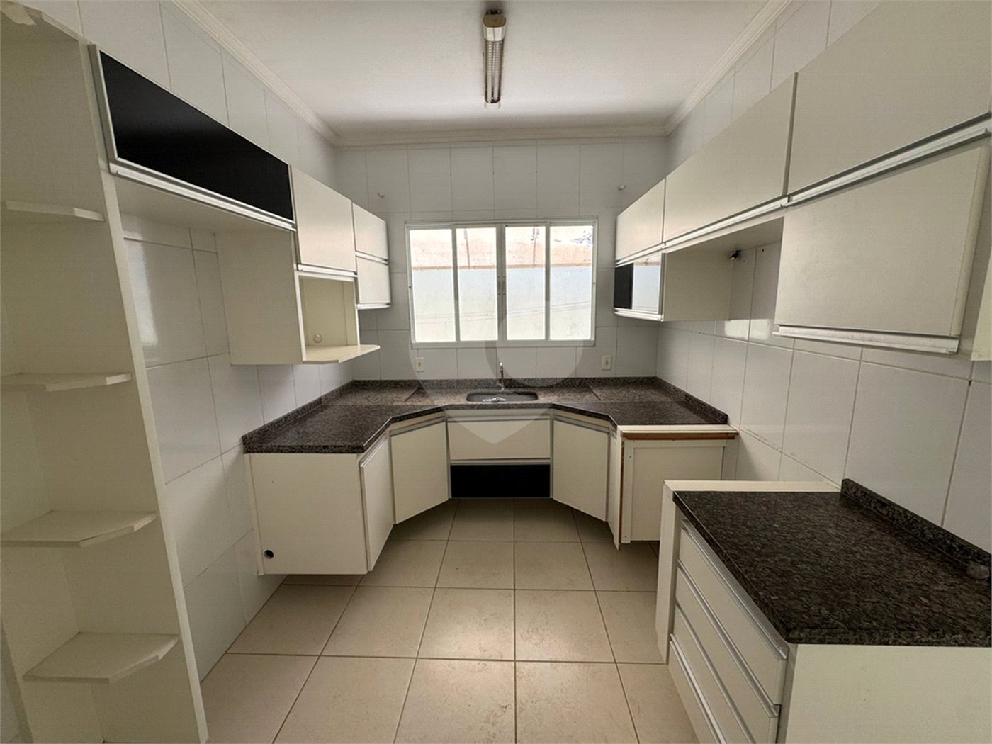 Casa á venda, com 3 dormitórios, no bairro Planalto paraíso em São Carlos.