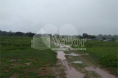 Área rural para venda no Varjão.