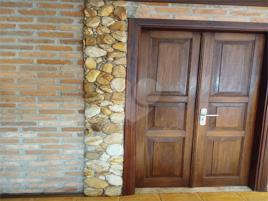 Sobrado à venda em Araras – Santa Olivia II 3 dormitórios 1 suíte
