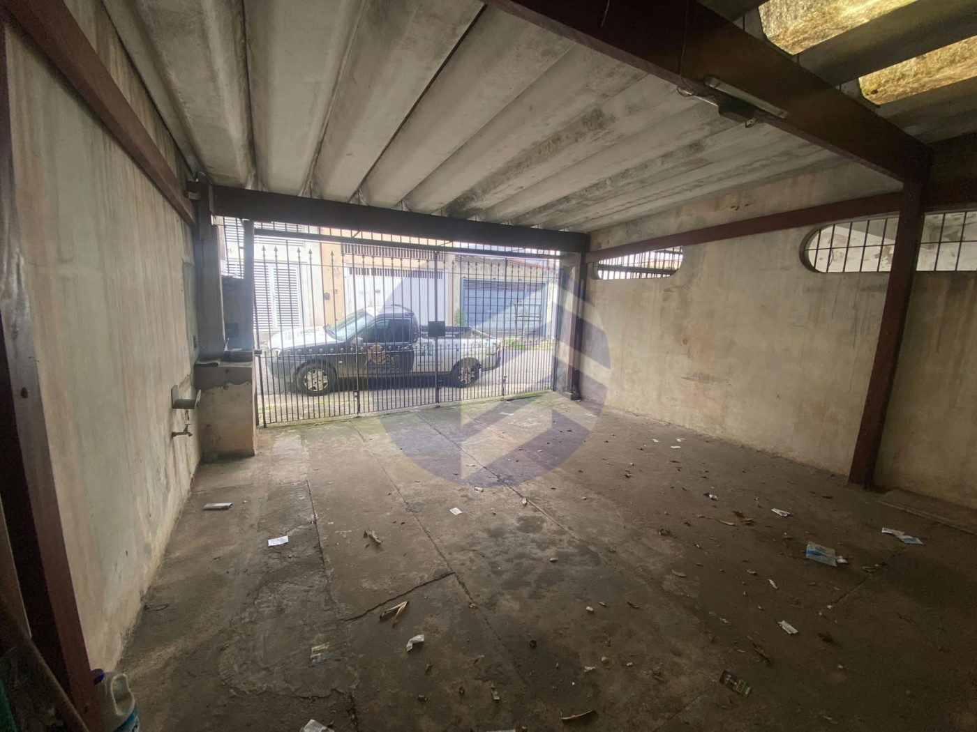 Casa à venda com 2 quartos em Jardim Alvorada, oportunidade para investidor