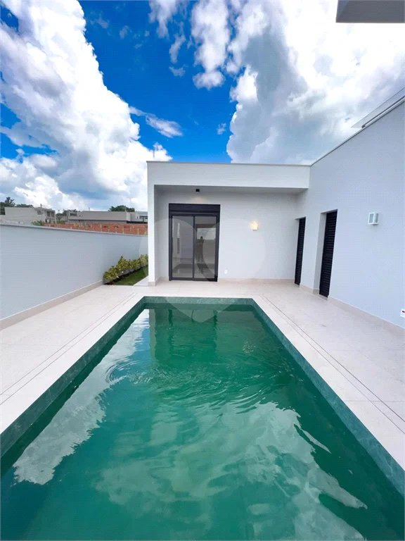 Belíssima casa à venda no Damha 2 de Piracicaba.