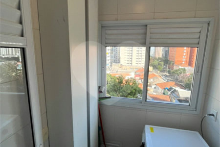 Apartamento com 2 dormitórios, 2 vagas e depósito privativo na Vila Mariana