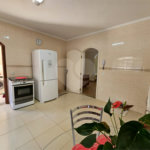 Casa térrea em Atibaia com 3 dormitórios (2 suítes), piscina, espaço gourmet, condomínio fechado