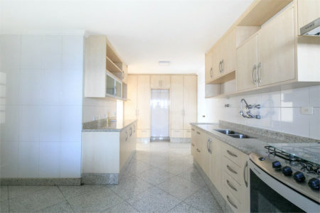 Apartamento locação Alto da Boa Vista próximo Jardim Marajoara.