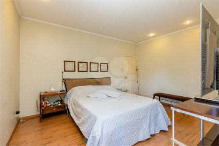 Sobrado à venda com 4 quartos, sendo 3 suítes, em Vila Cruzeiro, São Paulo, SP