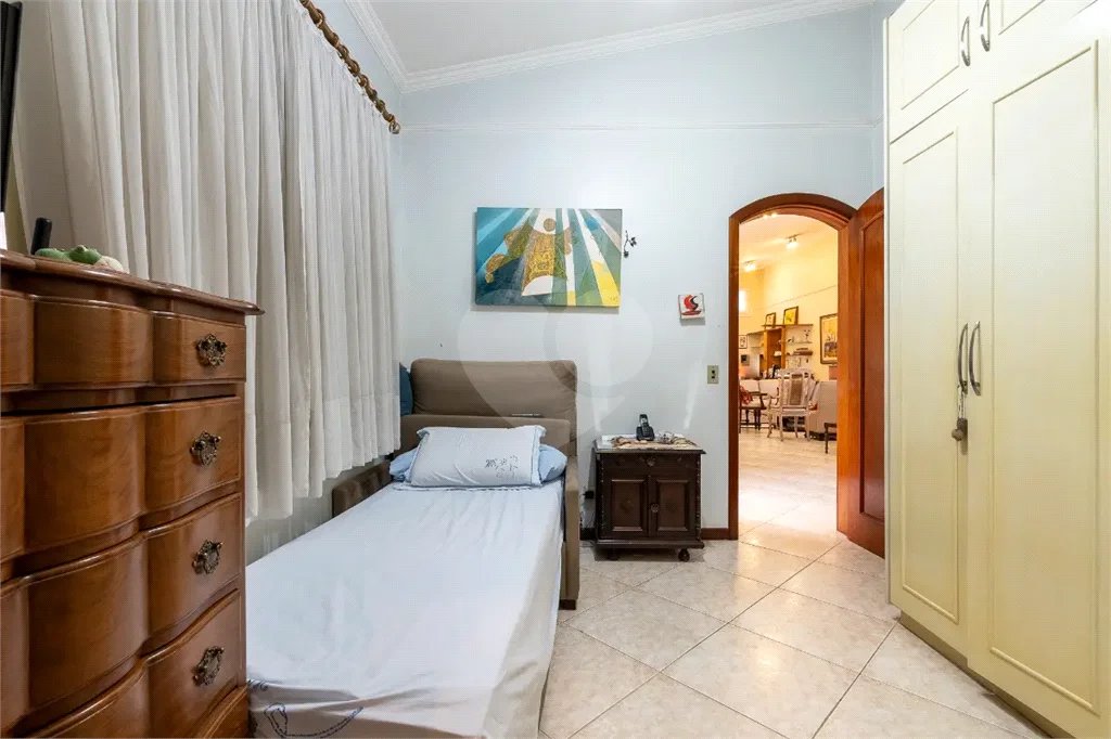 Casa a venda no Planalto Paulista, 2 suítes, 4 vagas, 230 m², quintal e localização privilegiada