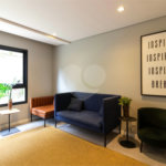 Apartamento a venda com 1 dormitório, sala com varanda e próximo ao metrô Vila Madalena.