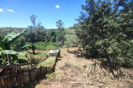 Área rural em Piracaia com 3.289 metros, ótima para chácara, as margens do rio Cachoeira