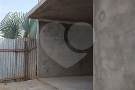 Casa térrea em fase de construção para venda no condomínio Quebec
