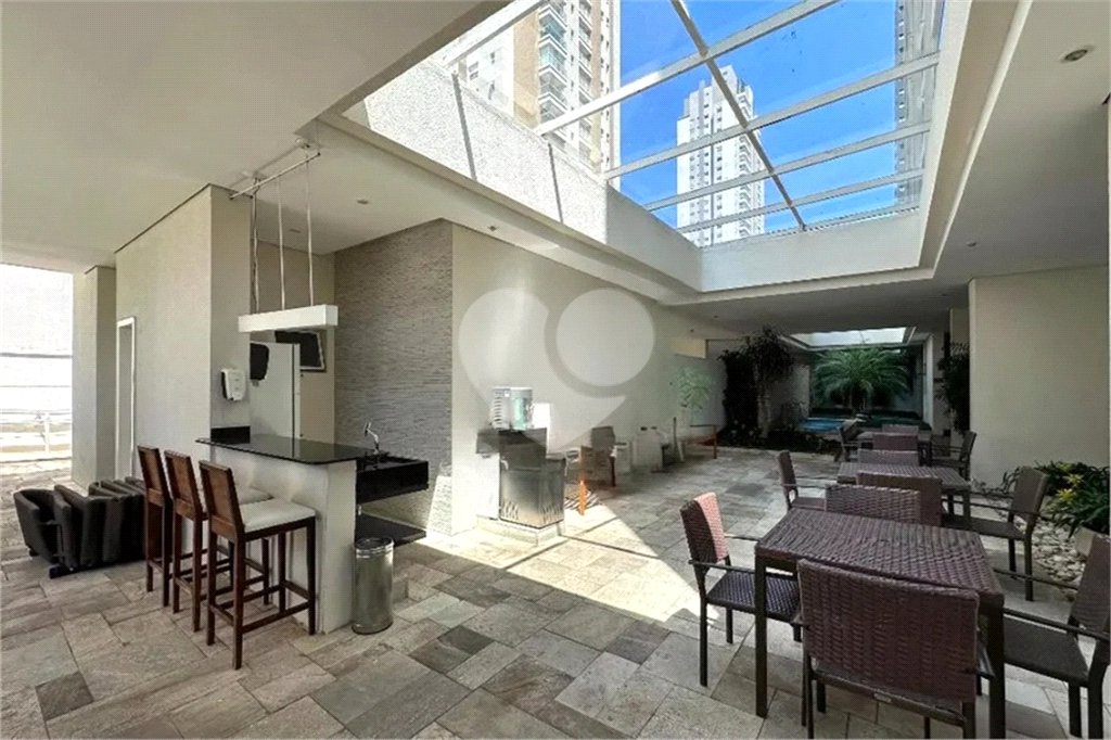Apartamento para locação no Campo Belo com 51m², com 1 dormitório, 1 vaga, e lazer completo