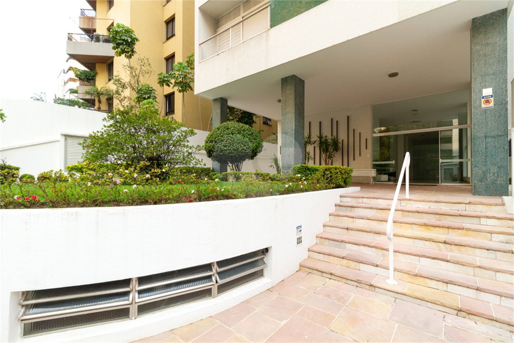Apto espaçoso | 180 m² | 3 dorms. (1 suíte) | 1 vaga em Santa Cecília!