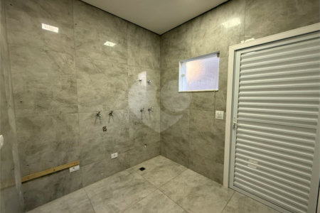 Casa alto padrão condomínio fechado em Atibaia com 4 suítes e ampla área de lazer, espaço gourmet, piscina, 6 vagas garagem