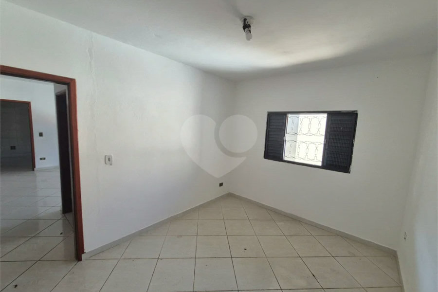 Dois imóveis em um terreno de 300 m² (12 x 25) - Com acesso independente