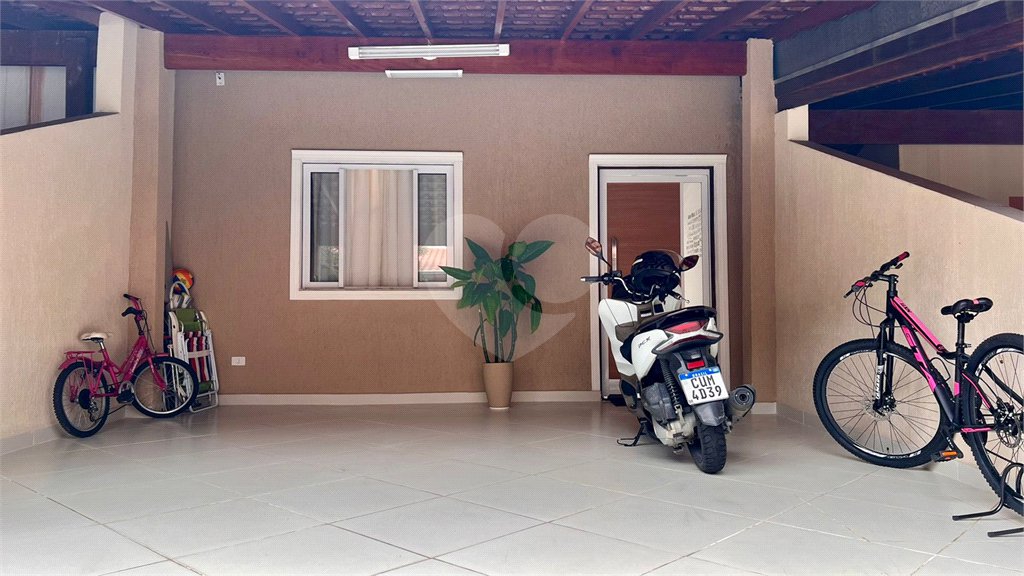 CASA A VENDA EM CONDOMINIO FECHADO, CONDOMINIO RUBI, 2 DORMITORIOS, 2 VAGAS DE GARAGEM, JACARÉI/SP