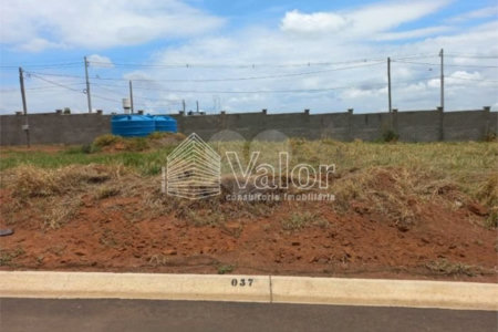 Terreno plano no Condomínio Villeneuve, com 250,00 m² de área total.