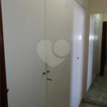 Apartamento duplex, espaçoso, ensolarado. Ideal para uma bela modernização.