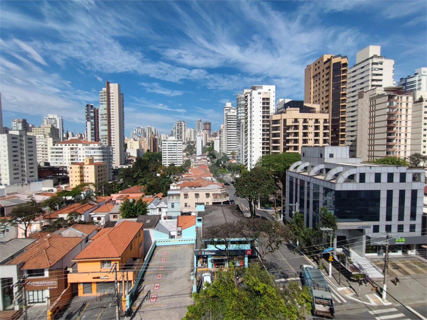 Apartamento para venda e locação na Aclimação de 108m² com 2 dormitórios e 2 banheiros, varanda