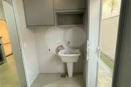 Casa no Condomínio Quebec