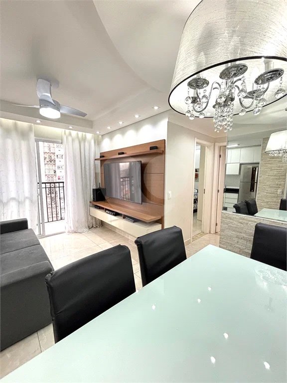 Apartamento na Vila Augusta com 2 dormitórios (1 suíte)