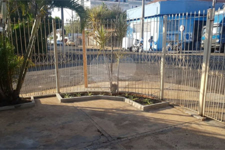 Casa térrea para venda em Araraquara/SP.