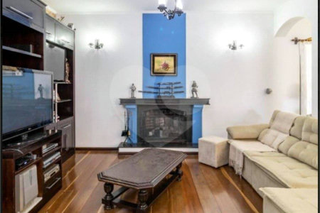 Casa com 6 Quartos e 8 banheiros à Venda, 1500 m² de Terreno em Atibaia/SP